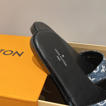 Load image into Gallery viewer, Louis Vuitton Lock it flat Mule
