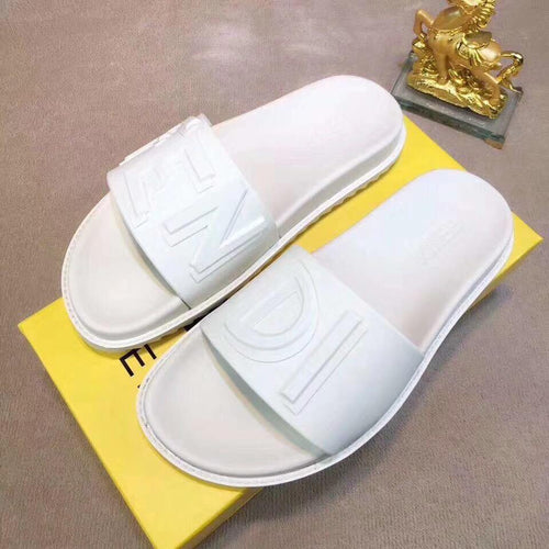 Fendi Slides - LUXURY KLOZETT