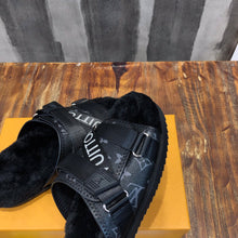 Load image into Gallery viewer, Louis Vuitton Slide
