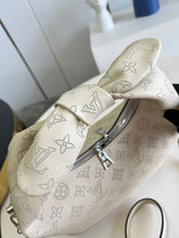 Load image into Gallery viewer, Louis Vuitton Why Knot MM Bag
