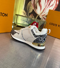 Load image into Gallery viewer, Louis Vuitton Run a way Sneakers

