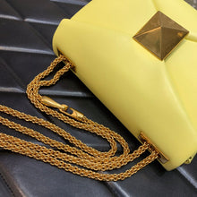 Load image into Gallery viewer, Valentino One Stud Bag With Chain
