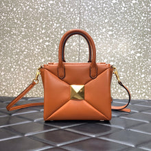 Load image into Gallery viewer, Valentino One Stud Small Bag
