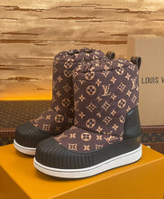 Load image into Gallery viewer, Louis Vuitton Polar Flat Half Boot
