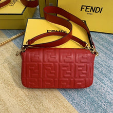 Load image into Gallery viewer, Fendi baguette Bag - LUXURY KLOZETT
