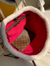 Load image into Gallery viewer, Louis Vuitton Neverfull MM Bag
