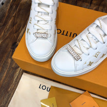 Load image into Gallery viewer, Louis Vuitton time out Sneaker
