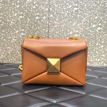 Load image into Gallery viewer, Valentino One Stud Bag With Chain
