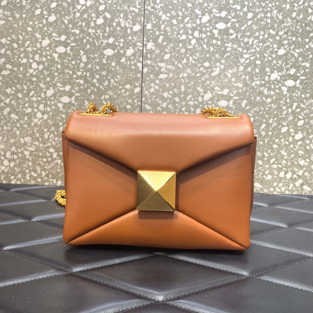 Valentino One Stud Bag With Chain
