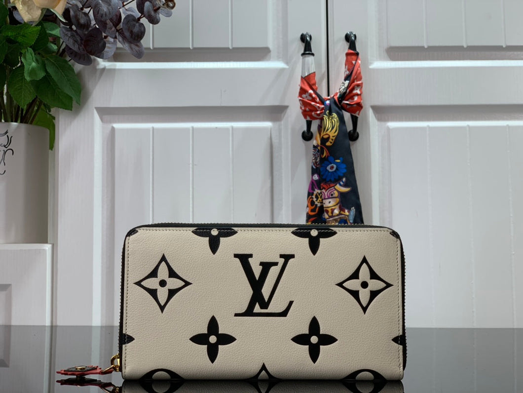 Louis Vuitton Crafty Zippy Wallet