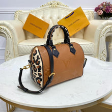 Load image into Gallery viewer, Louis Vuitton Speedy Bandouliere Bag 25
