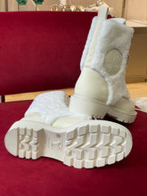 Load image into Gallery viewer, Louis Vuitton Territory Flat Ranger Boots
