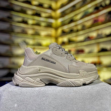 Load image into Gallery viewer, Balenciaga triple S Sneaker - LUXURY KLOZETT
