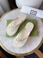 Load image into Gallery viewer, Gucci Chevron Thong Sandal

