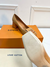 Load image into Gallery viewer, Louis Vuitton Shake Pump
