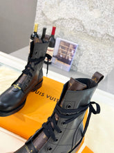 Load image into Gallery viewer, Louis Vuitton Metropolis Flat Ranger Boots
