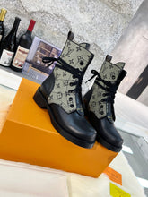 Load image into Gallery viewer, Louis Vuitton Metropolis Flat Ranger Boots
