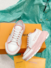 Load image into Gallery viewer, Louis Vuitton Squad Sneakers
