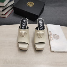 Load image into Gallery viewer, Versace LA MEDUSA PLATFORM MULES
