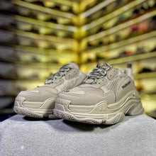 Load image into Gallery viewer, Balenciaga triple S Sneaker - LUXURY KLOZETT
