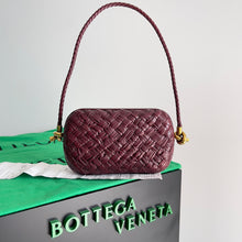 Load image into Gallery viewer, Bottega Veneta Knot On Strap Bag
