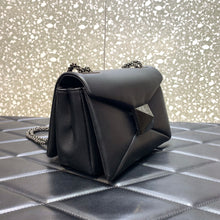 Load image into Gallery viewer, Valentino One Stud Bag With Chain
