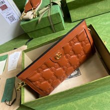 Load image into Gallery viewer, Gucci GG  Matelasse Leather Shoulder Bag
