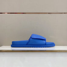 Load image into Gallery viewer, Louis Vuitton Miami Mule (Men Slippers)
