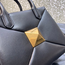 Load image into Gallery viewer, Valentino One Stud Small Bag
