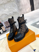 Load image into Gallery viewer, Louis Vuitton Metropolis Flat Ranger Boots
