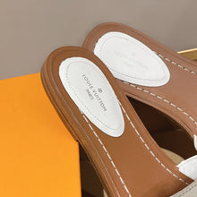 Load image into Gallery viewer, Louis Vuitton Lock it flat Mule
