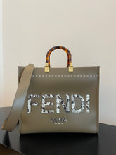 Load image into Gallery viewer, Fendi Sunshine Shopper Medium Bag
