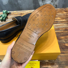 Load image into Gallery viewer, Louis Vuitton Loafer

