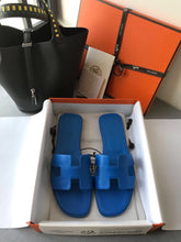 Load image into Gallery viewer, Hermes Oran Sandals
