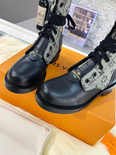 Load image into Gallery viewer, Louis Vuitton Metropolis Flat Ranger Boots
