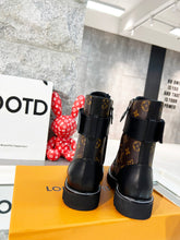 Load image into Gallery viewer, Louis Vuitton Territory Flat Ranger Boots
