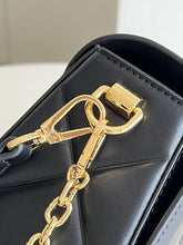 Load image into Gallery viewer, Louis Vuitton Twist MM Bag
