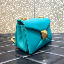 Load image into Gallery viewer, Valentino One Stud Bag With Chain
