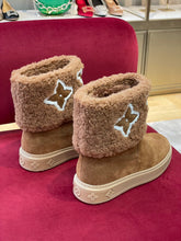 Load image into Gallery viewer, Louis Vuitton Snow DropFlat Ankle Boots
