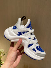 Load image into Gallery viewer, Louis Vuitton Archlight Sneaker

