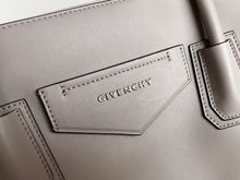 Load image into Gallery viewer, Givenchy Medium Antigona Soft Bag In Smooth Leather
