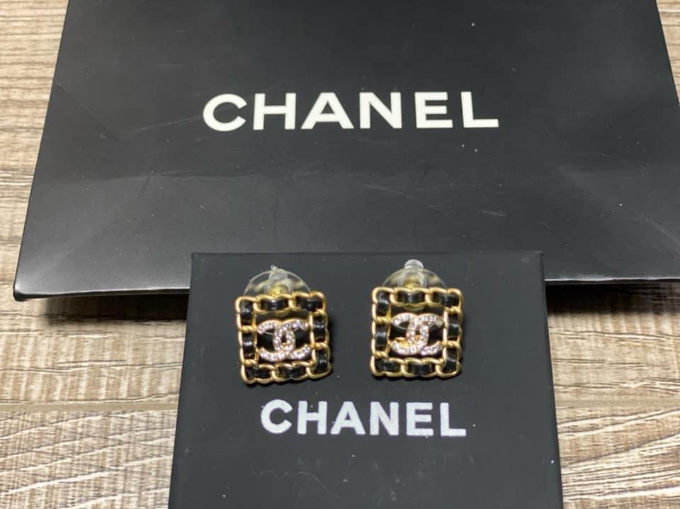 Chanel Earrings - LUXURY KLOZETT