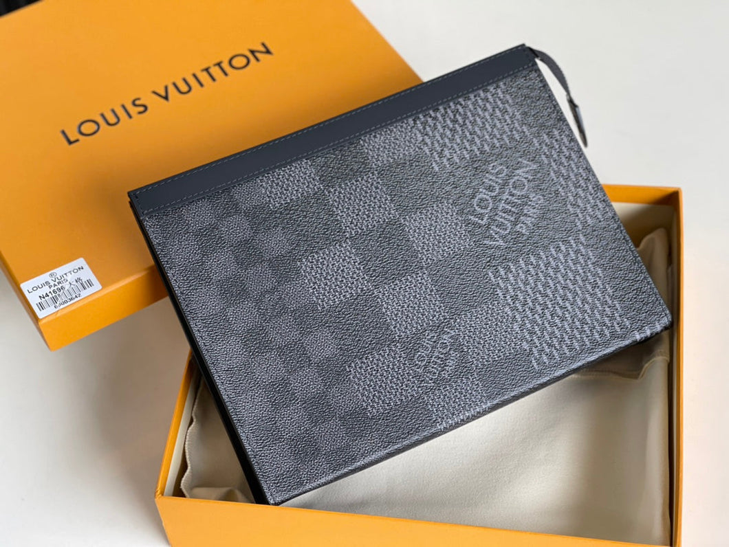 Louis Vuitton Pochette Voyage MM