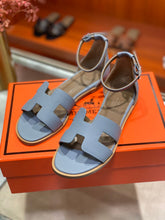 Load image into Gallery viewer, Hermes Santorini Sandals
