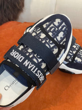 Load image into Gallery viewer, Christian Dior D Wander Sneakers
