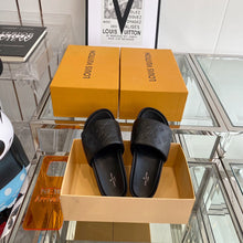 Load image into Gallery viewer, Louis Vuitton Jumbo Platform Mule
