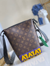 Load image into Gallery viewer, Louis Vuitton Cruiser Messenger Bag
