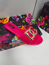 Load image into Gallery viewer, Dolce &amp; Gabbana Polished Calfskin Sliders with DG logo
