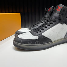 Load image into Gallery viewer, Louis Vuitton Rivoli Sneakers
