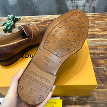 Load image into Gallery viewer, Louis Vuitton Loafer
